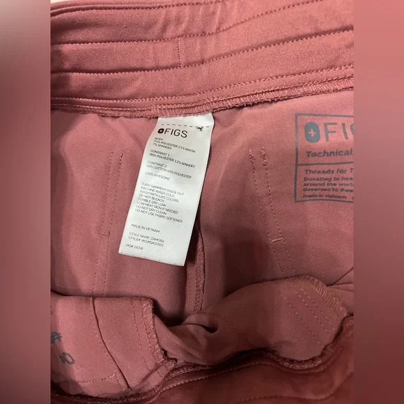 Figs clothing medium Women's Mauve Pants & scrub top Set - Picture 4 of 6